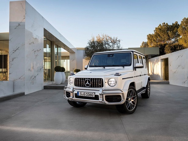 2019 Mercedes-AMG G63 white front 34 modern house